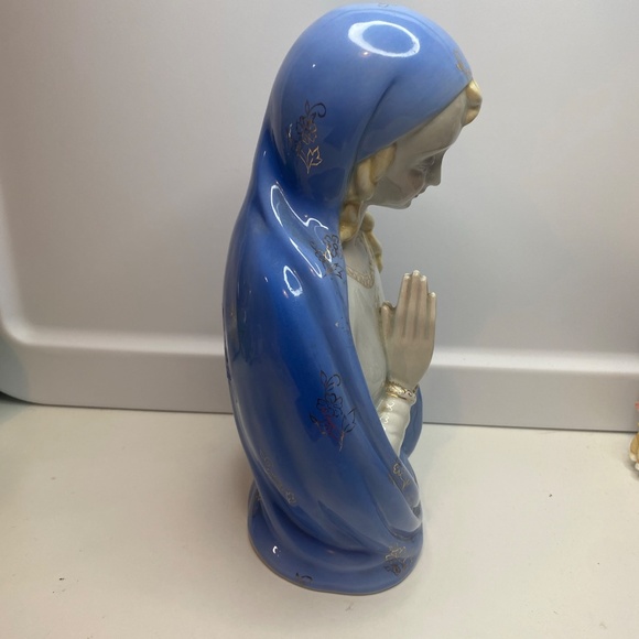Vtg Italy Porcelain Praying May Madonna Figurine with Blue Gold Veil 9.5” H - Picture 5 of 13